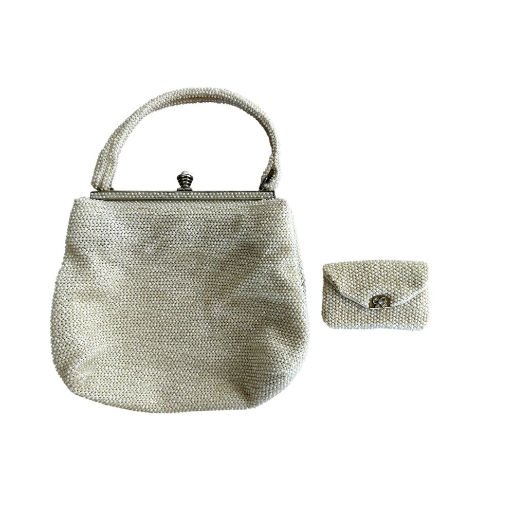 Vintage 1950's lumured petite bead purse with coin purse